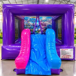 Castillo Hinchable Lilo y Stitch montado para una fiesta en Alcorcón
