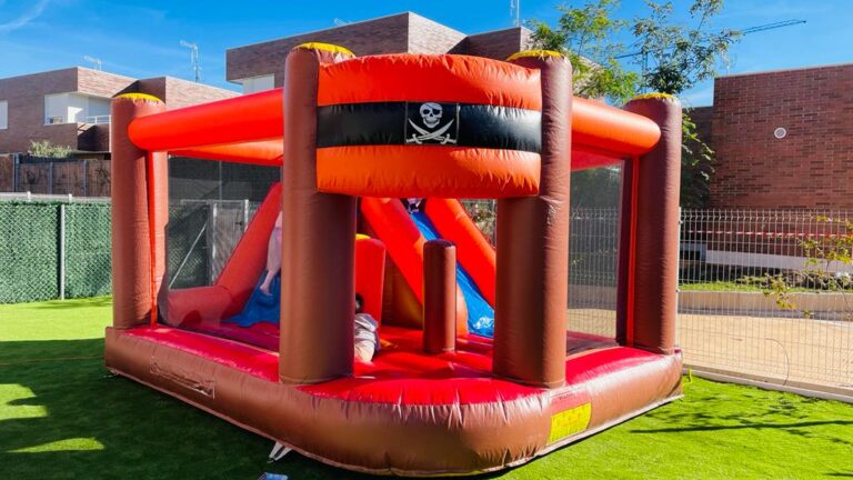 Castillo Hinchable Pirata en alquiler en Alcorcón