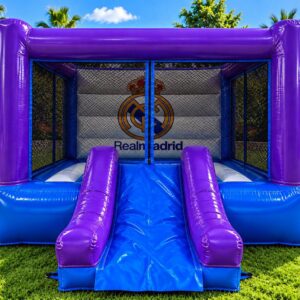 Castillo Hinchable Real Madrid montado para una fiesta en Alcorcón